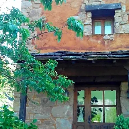 Lodge El Escondite Del Miera *
