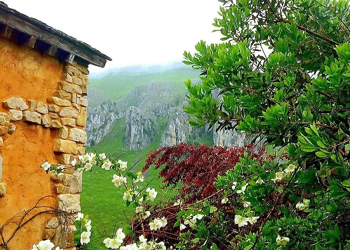 El Escondite Del Miera Lodge *